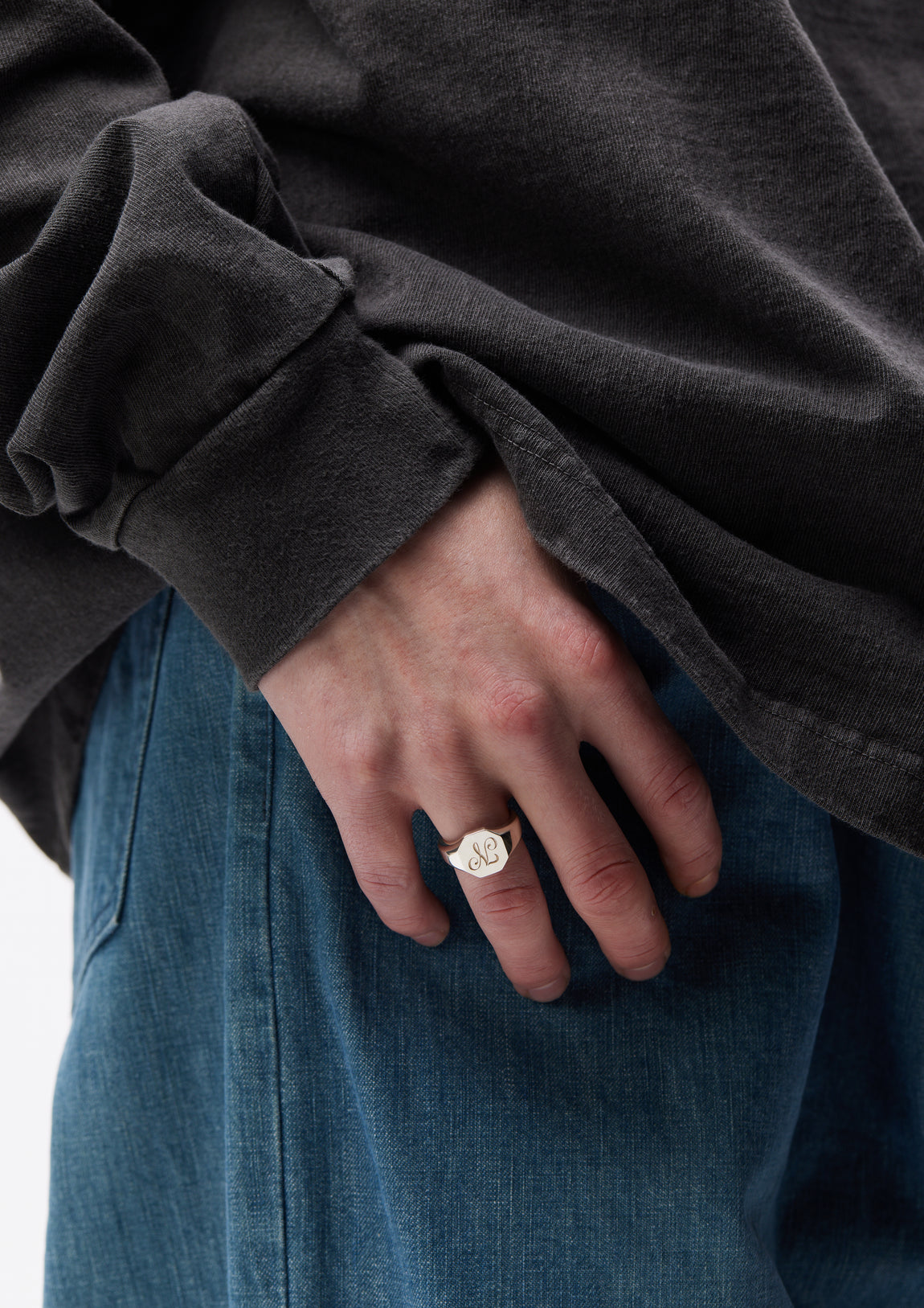 SILVER SIGNET RING